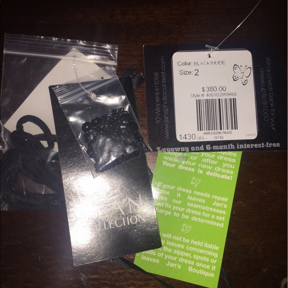 Black PROM or MAXI DRESS / GOWN - Picture 5 of 9